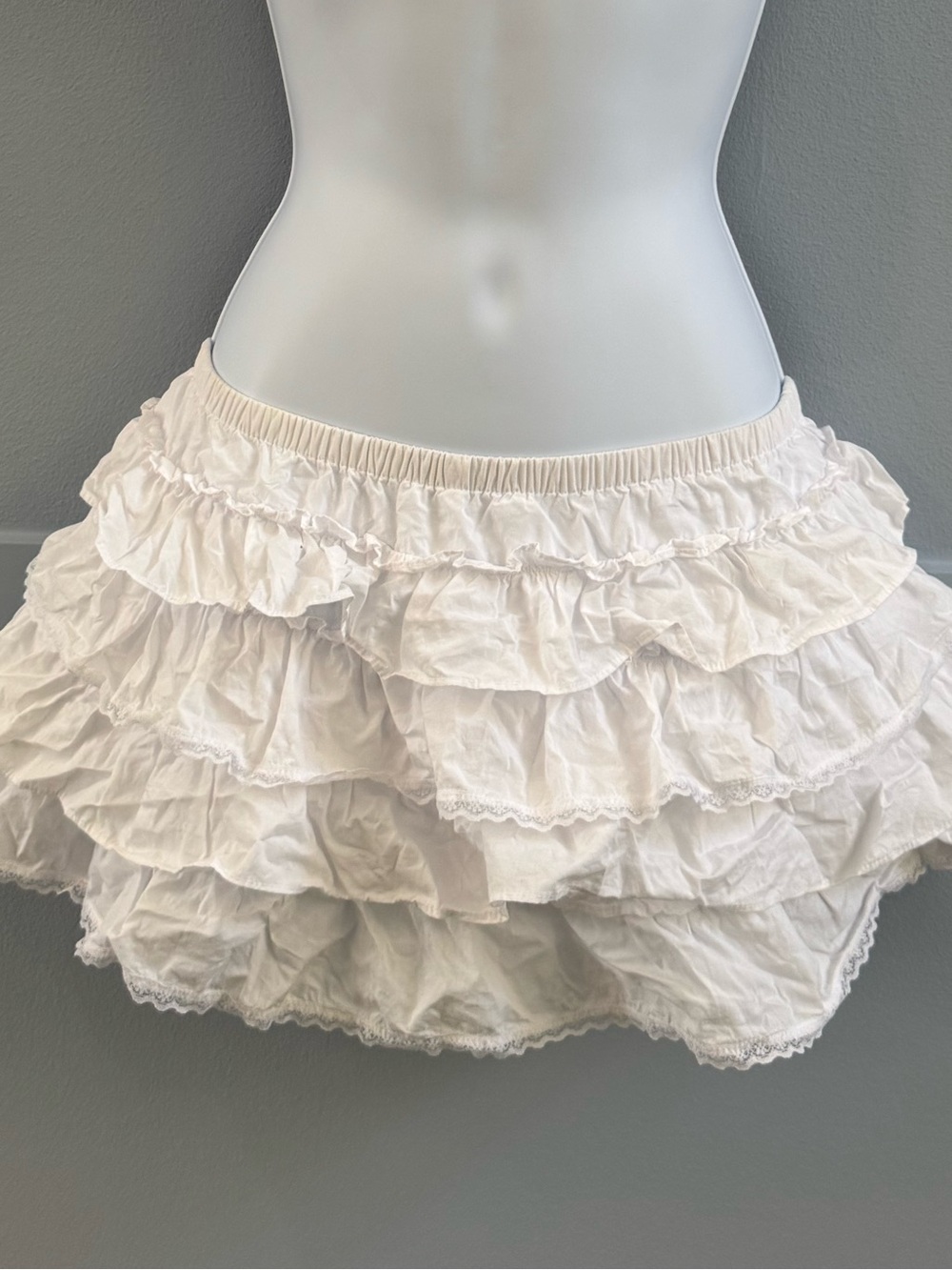 Aritzia Sunday Best White Layered Ruffle Mini Skirt - Picture 4 of 4